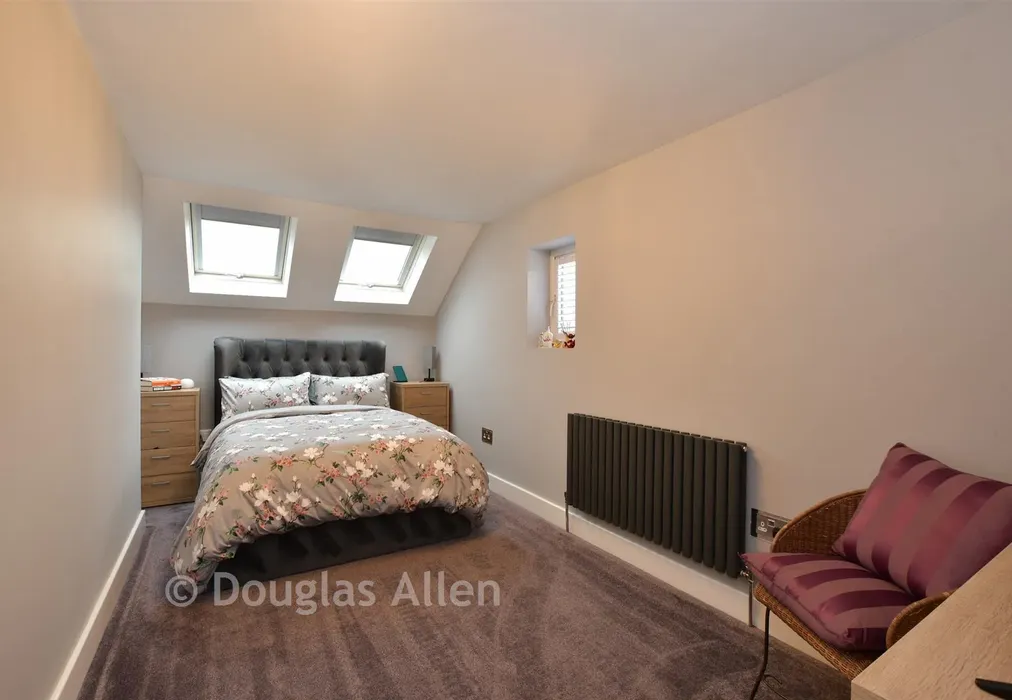 Bedroom 3 - Curlew Crescent, Basildon, Essex - Wards of Kent