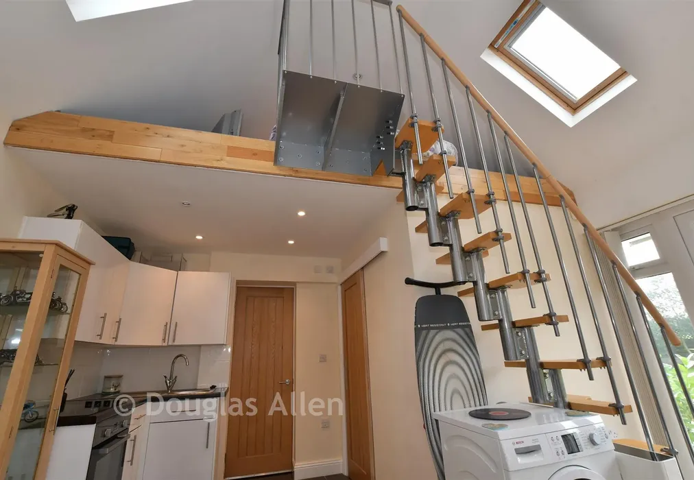 Sleeping Area - Curlew Crescent, Basildon, Essex - Wards of Kent