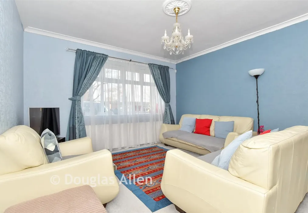 Lounge - Chadwell Heath Lane, Chadwell Heath, Essex - Wards of Kent