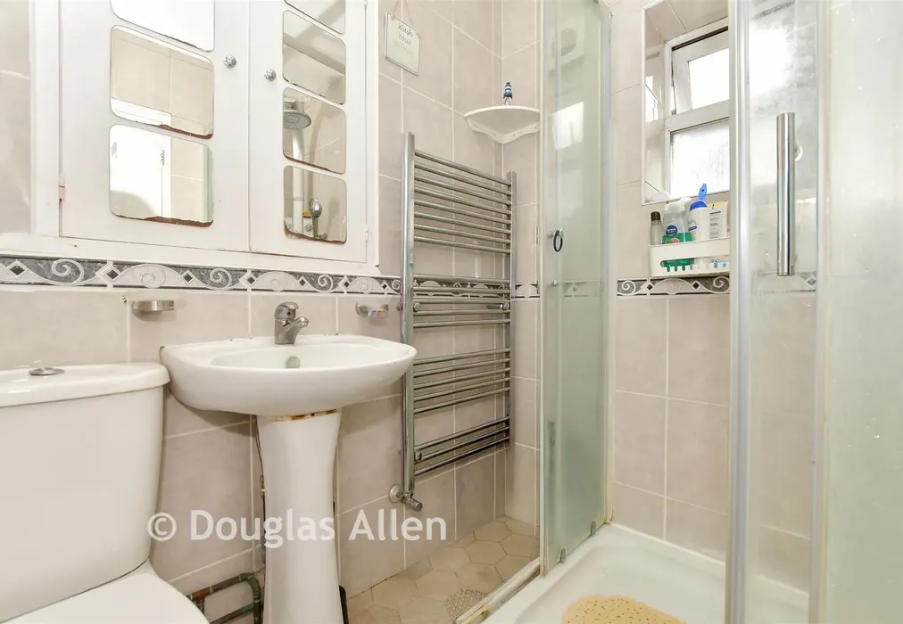 Shower Room - Chadwell Heath Lane, Chadwell Heath, Essex - Wards of Kent