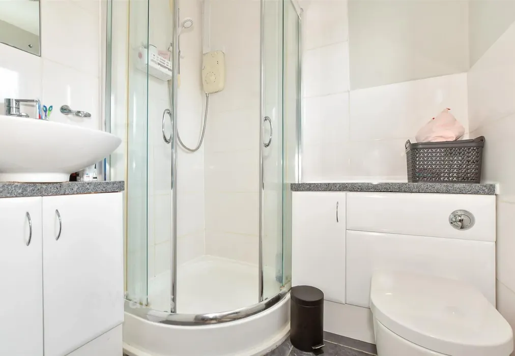Bathroom - Firs Lane, Cheriton, Folkestone, Kent - Wards of Kent