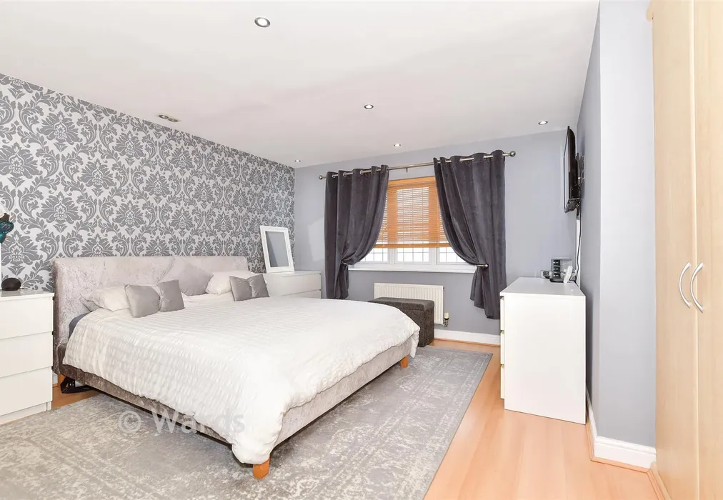 Bedroom 1 - Hanson Drive, Maidstone, Kent - Wards of Kent