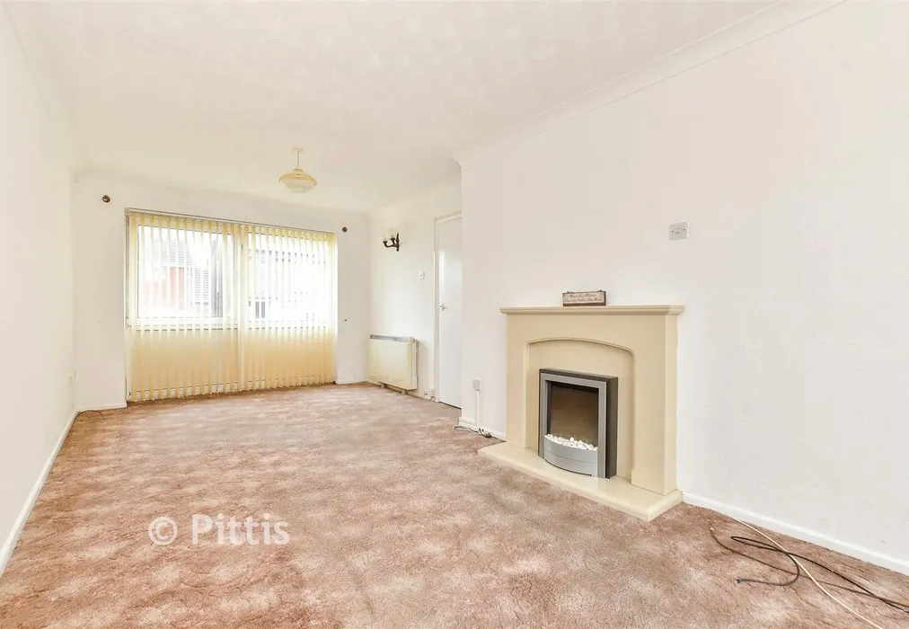 Lounge/ Dining Room - Spring Walk, Newport, Isle of Wight - Wards of Kent