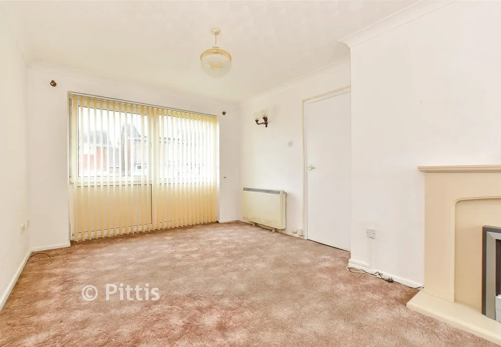 Lounge/ Dining Room - Spring Walk, Newport, Isle of Wight - Wards of Kent