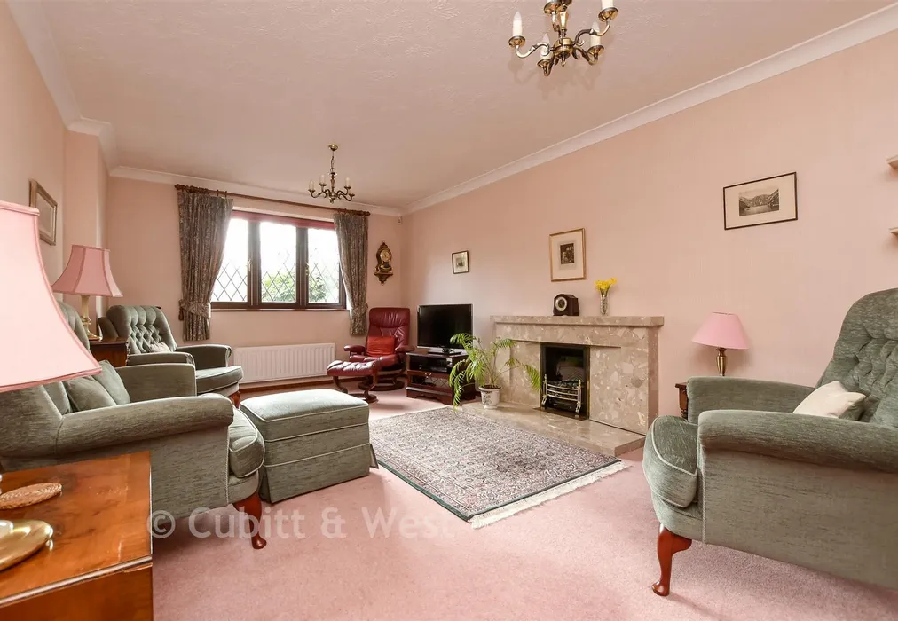 Lounge - Cotland Acres, Meadvale, Surrey - Wards of Kent