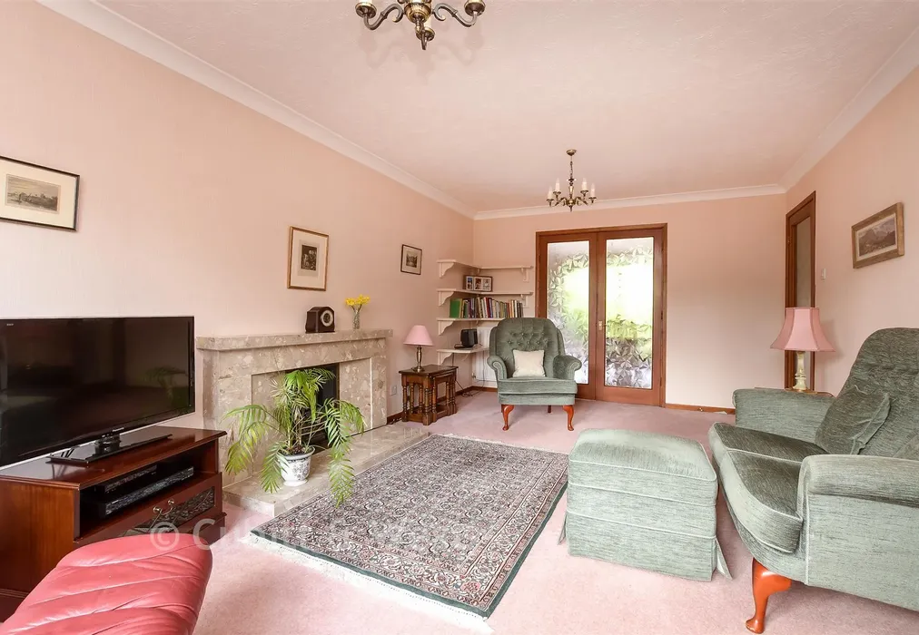 Lounge - Cotland Acres, Meadvale, Surrey - Wards of Kent