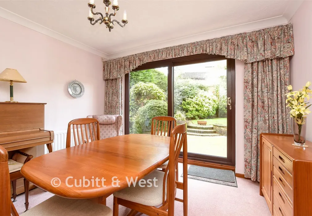 Dining Room - Cotland Acres, Meadvale, Surrey - Wards of Kent