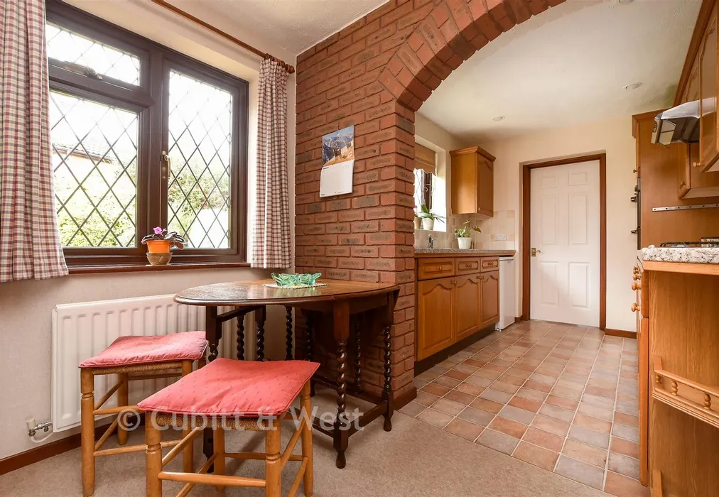 Kitchen/Breakfast Room - Cotland Acres, Meadvale, Surrey - Wards of Kent