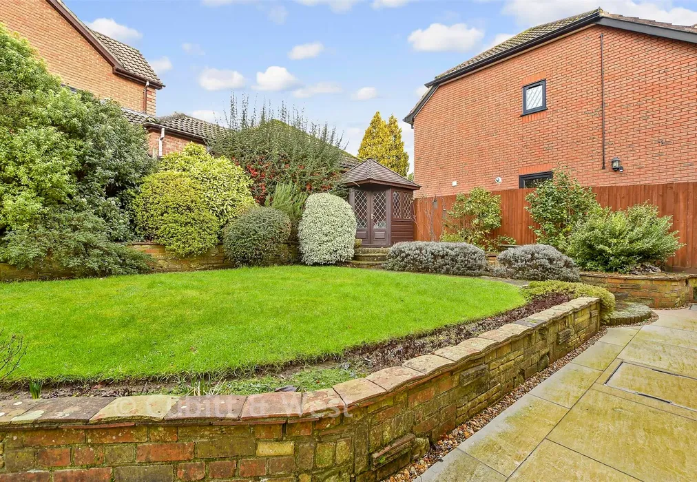 Rear Garden - Cotland Acres, Meadvale, Surrey - Wards of Kent