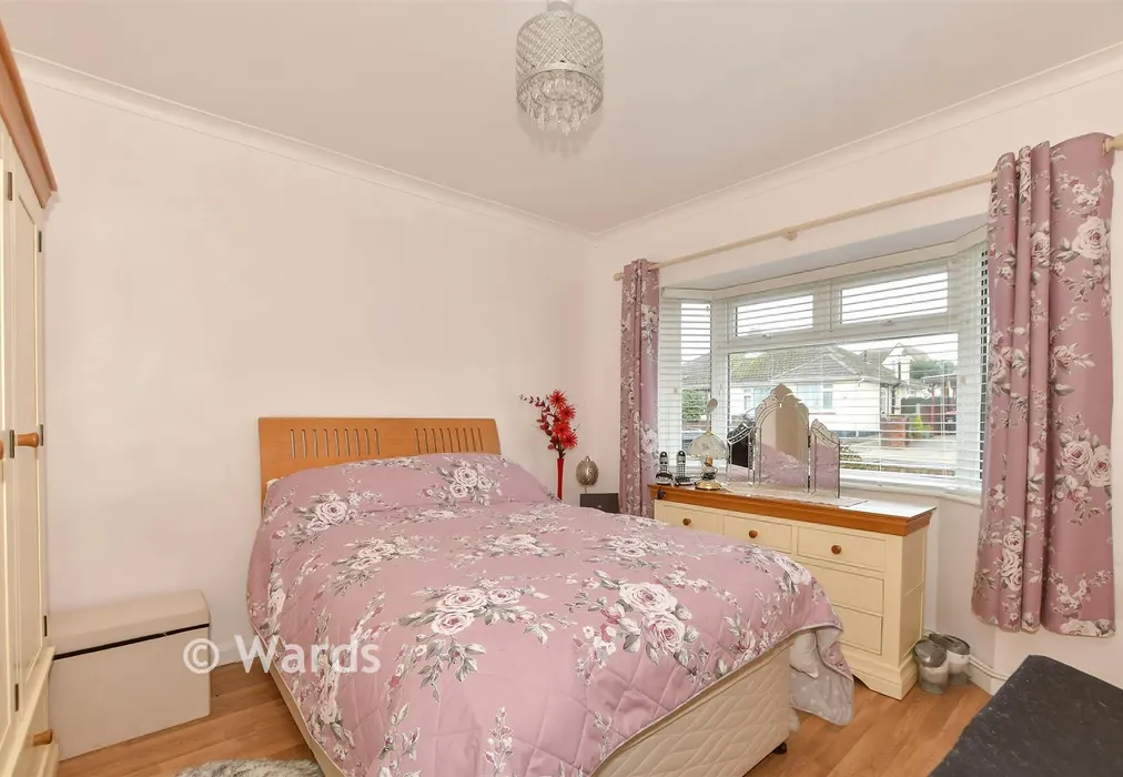 Bedroom 1 - Linden Avenue, Herne Bay, Kent - Wards of Kent