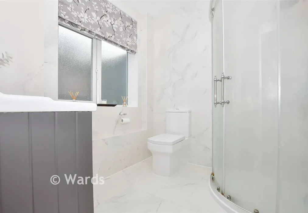 Downstairs Shower - London Road, Maidstone, Kent - Wards of Kent