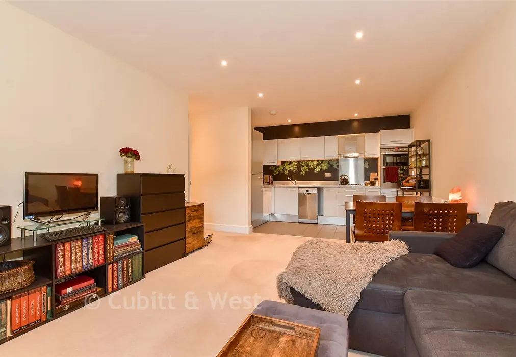 Lounge - Hornbeam Road, Reigate, Surrey - Wards of Kent
