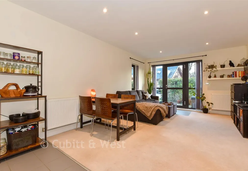Lounge - Hornbeam Road, Reigate, Surrey - Wards of Kent