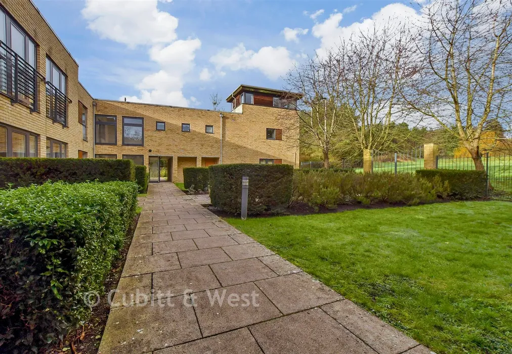 Communal Gardens - Hornbeam Road, Reigate, Surrey - Wards of Kent