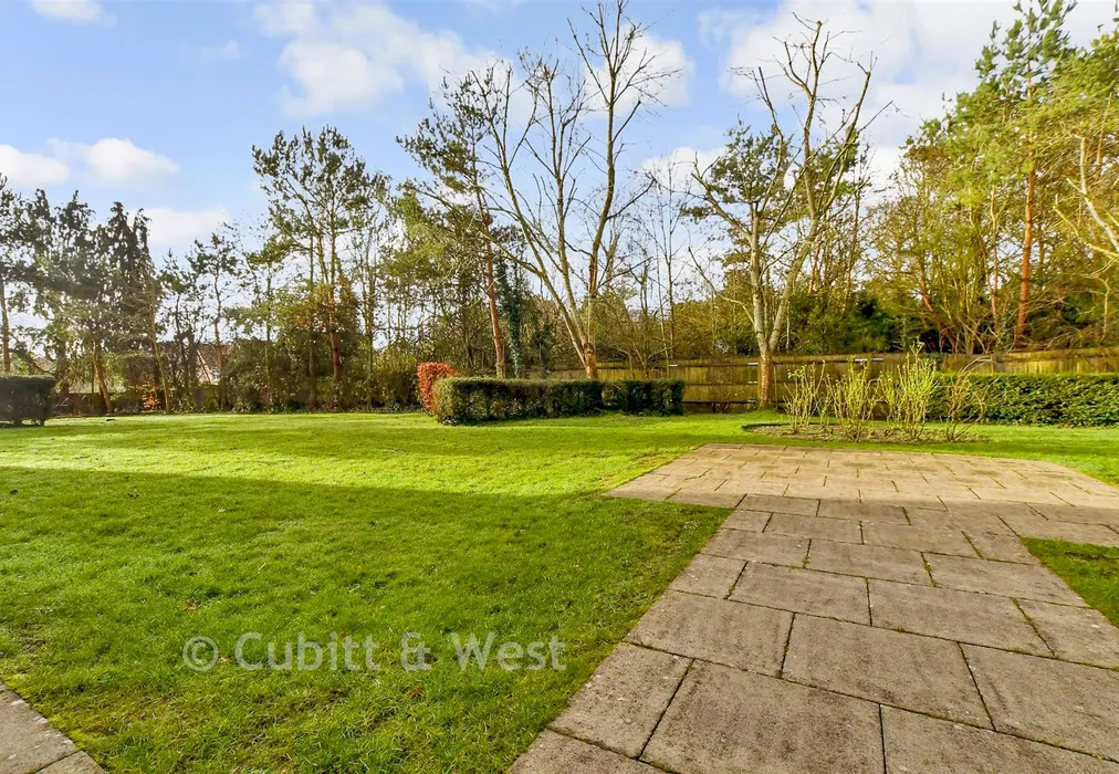 Communal Gardens - Hornbeam Road, Reigate, Surrey - Wards of Kent