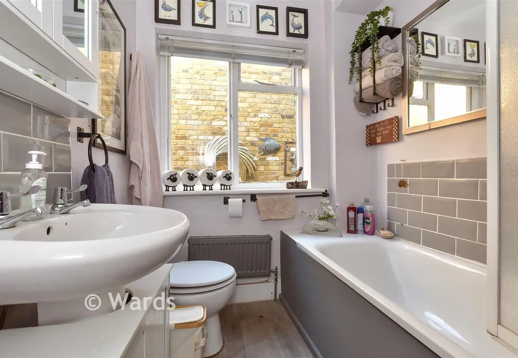 Bathroom - Norfolk Road, Cliftonville, Margate, Kent - Wards of Kent
