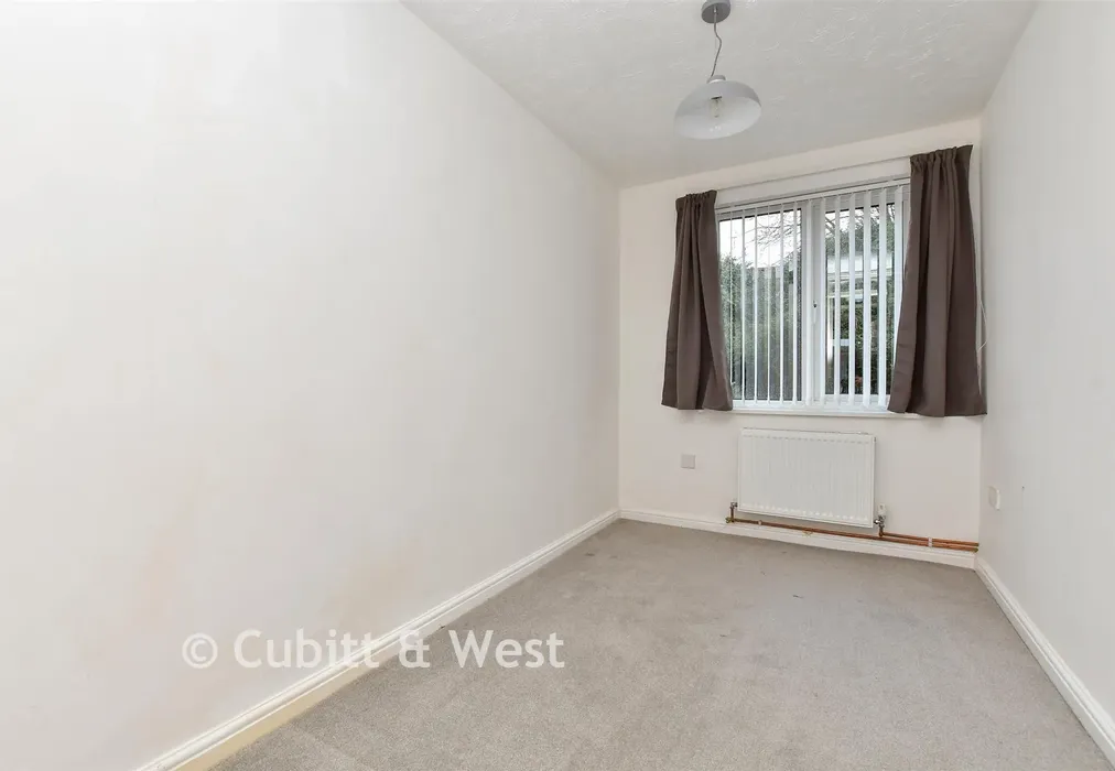 Bedroom 2 - Lordsgrove Close, Tadworth, Surrey - Wards of Kent