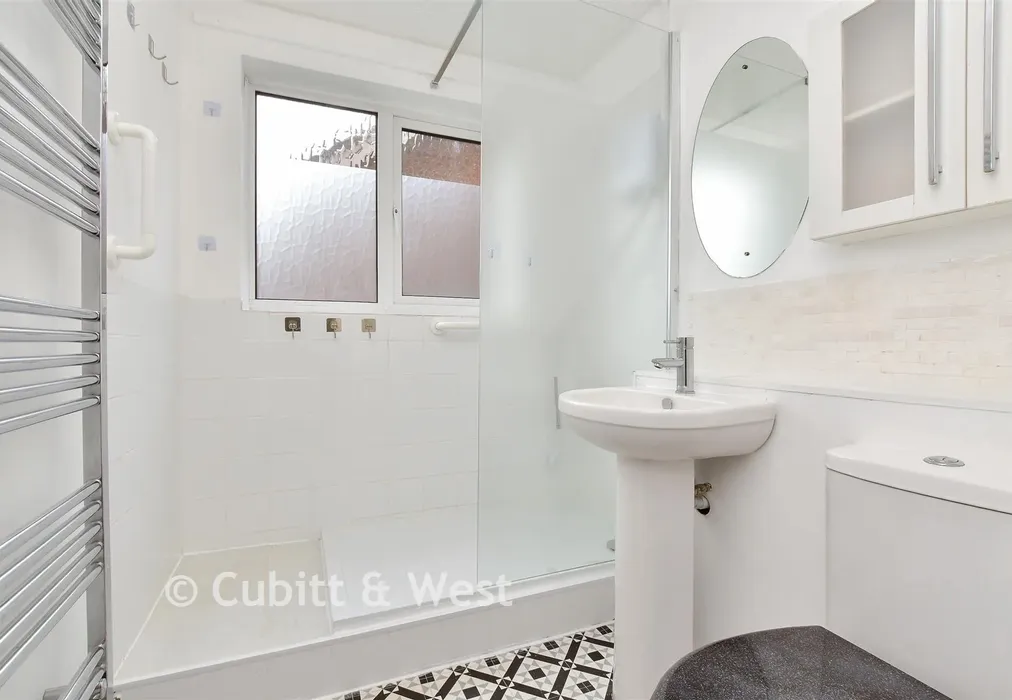 Shower Room - Lordsgrove Close, Tadworth, Surrey - Wards of Kent