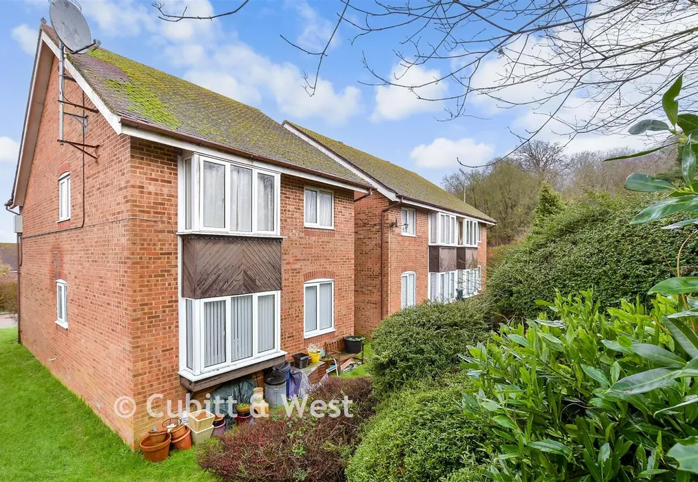 Rear Elevation - Lordsgrove Close, Tadworth, Surrey - Wards of Kent