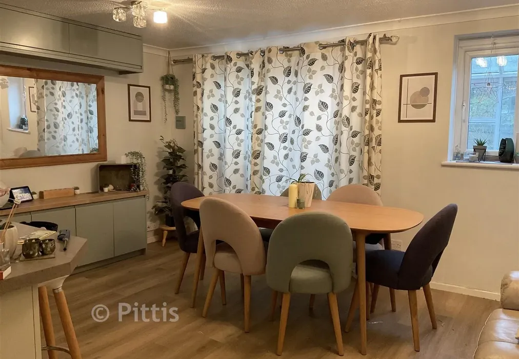 Dining Area - Quarry Road, Ryde, Isle of Wight - Wards of Kent