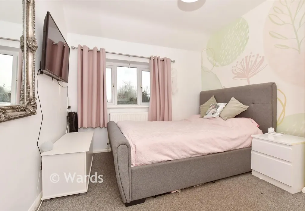 Bedroom 2 - Davis Avenue, Deal, Kent - Wards of Kent
