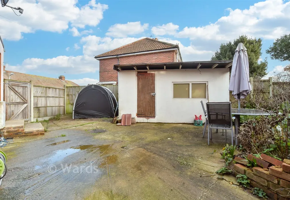 Workshop/Outbuildings - Davis Avenue, Deal, Kent - Wards of Kent