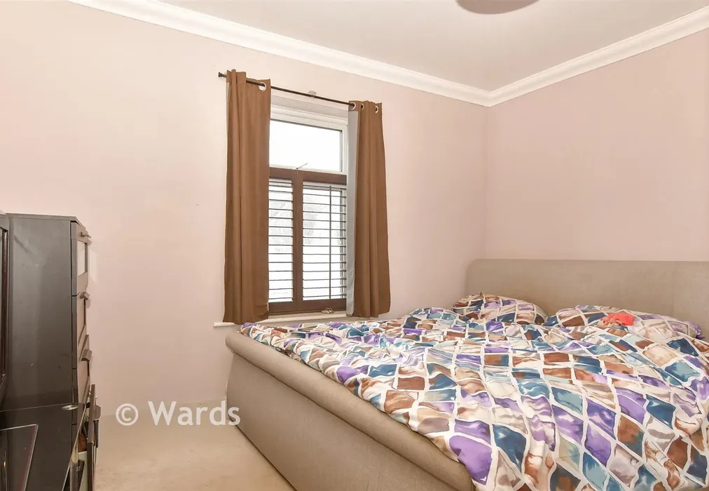 Bedroom 1 - Suffolk Road, Gravesend, Kent - Wards of Kent