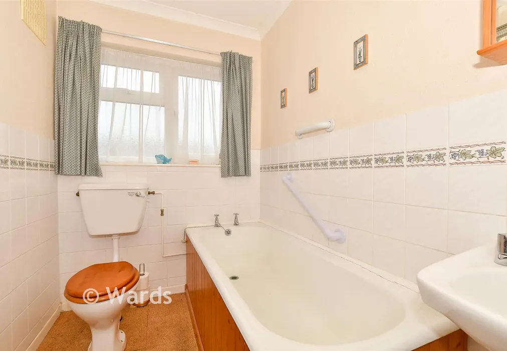 Bathroom - Palmer Road, Wingham, Canterbury, Kent - Wards of Kent