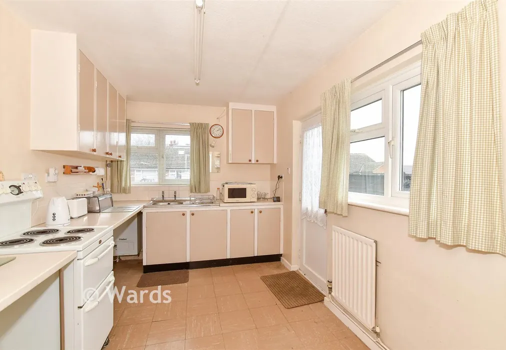 Kitchen - Palmer Road, Wingham, Canterbury, Kent - Wards of Kent