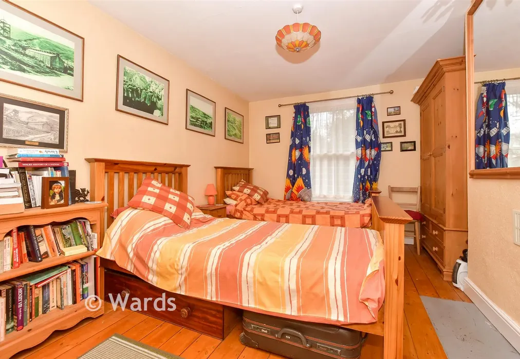 Bedroom 2 - Lower Street, Eastry, Sandwich, Kent - Wards of Kent