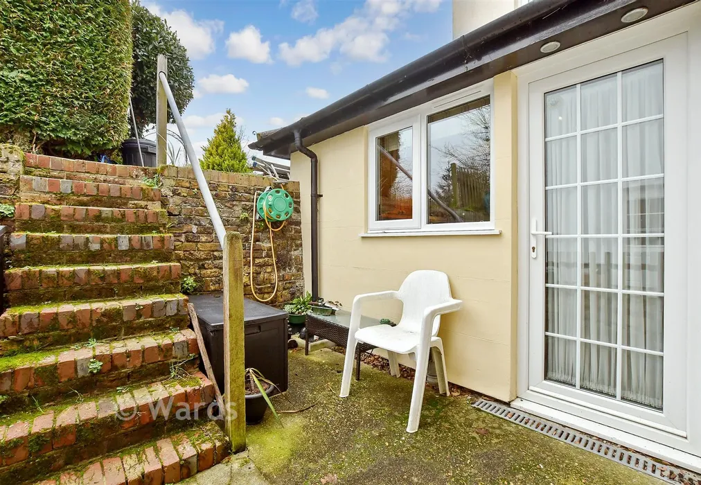 Rear Garden - Lower Street, Eastry, Sandwich, Kent - Wards of Kent