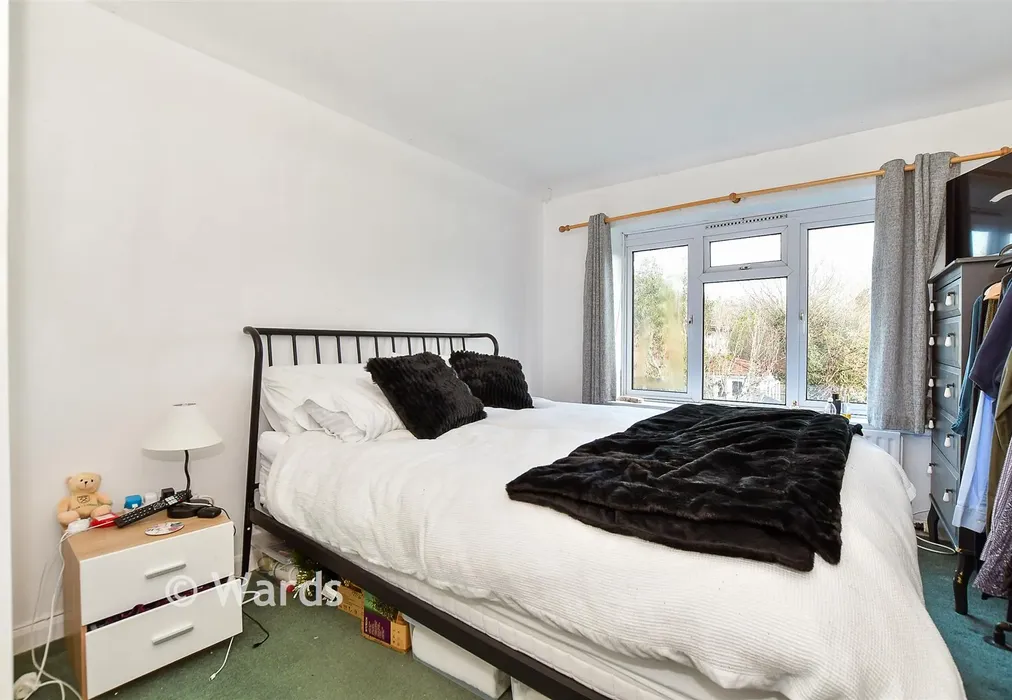 Bedroom - Water Lane, Smarden, Ashford, Kent - Wards of Kent