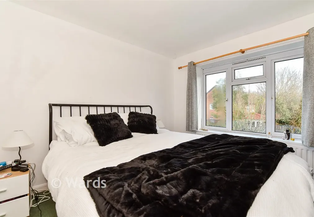 Bedroom - Water Lane, Smarden, Ashford, Kent - Wards of Kent