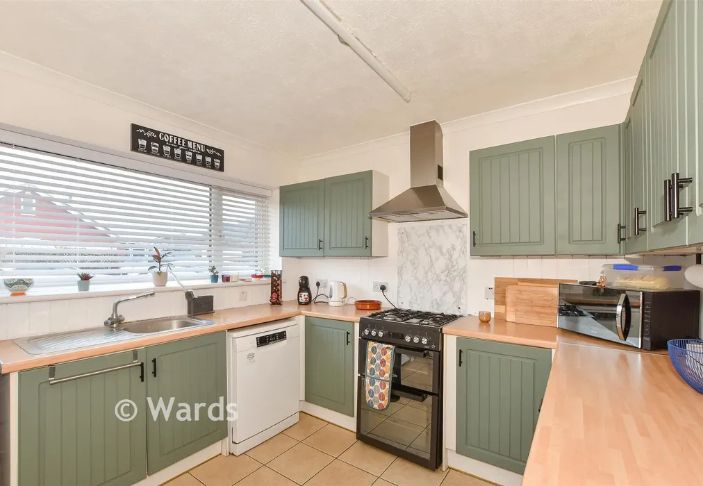 Kitchen - Coventry Gardens, Beltinge, Herne Bay, Kent - Wards of Kent