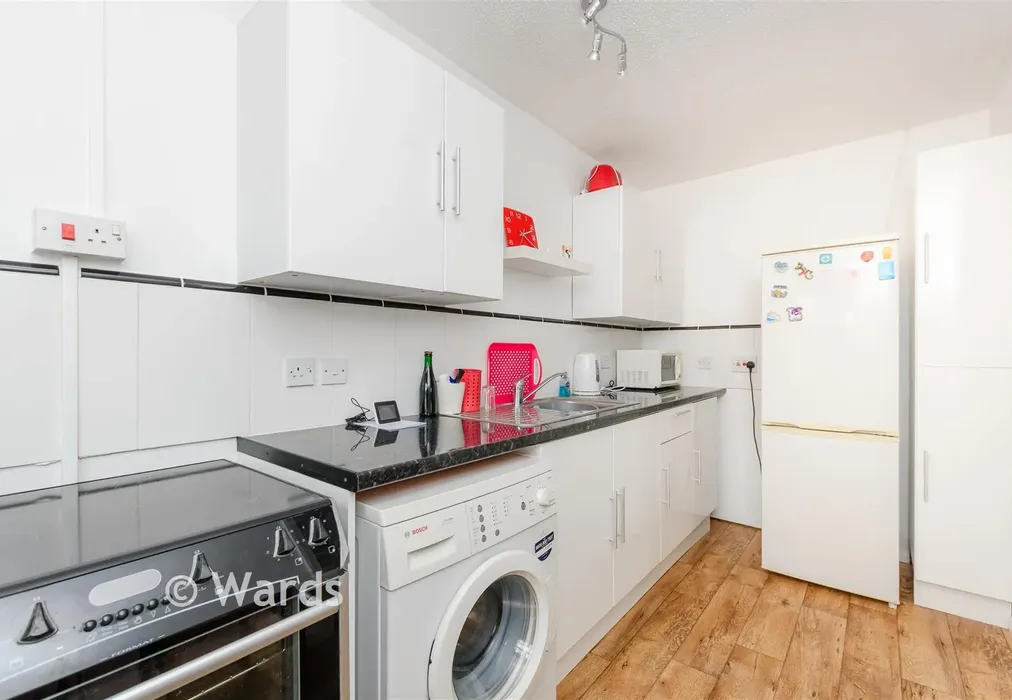 Kitchen - Chalk Road, Gravesend, Kent - Wards of Kent