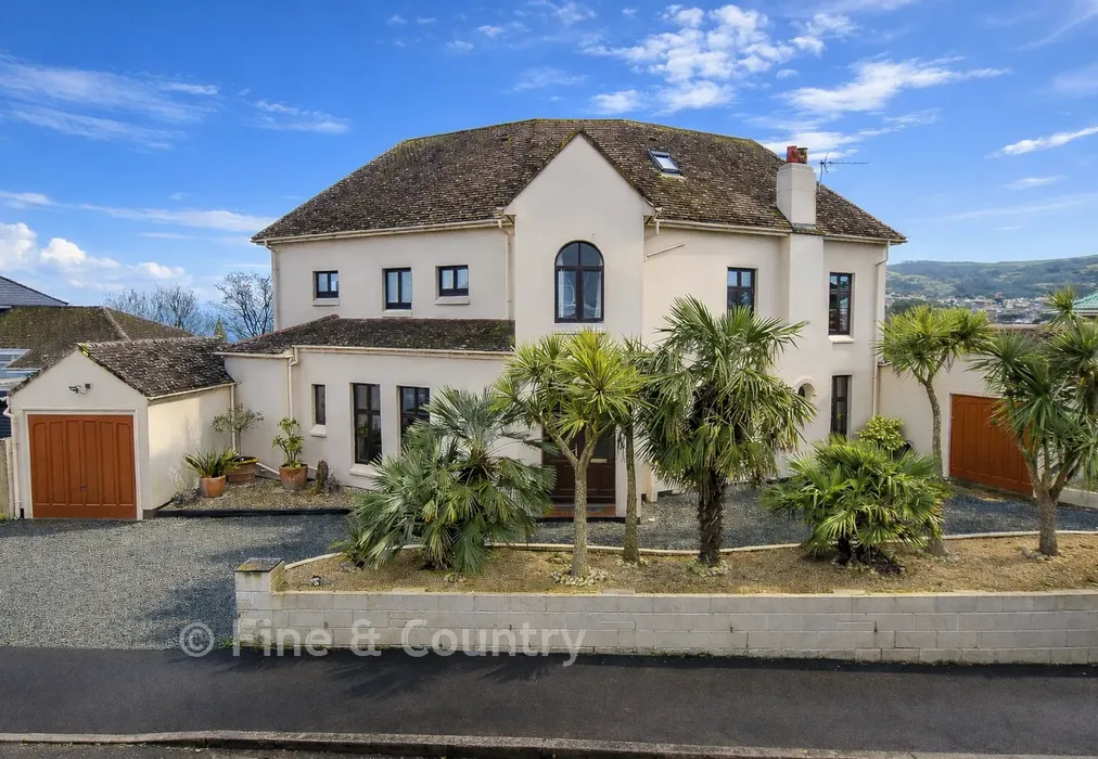 *Front Elevation* - St. Boniface Cliff Road, Shanklin, Isle of Wight - Wards of Kent