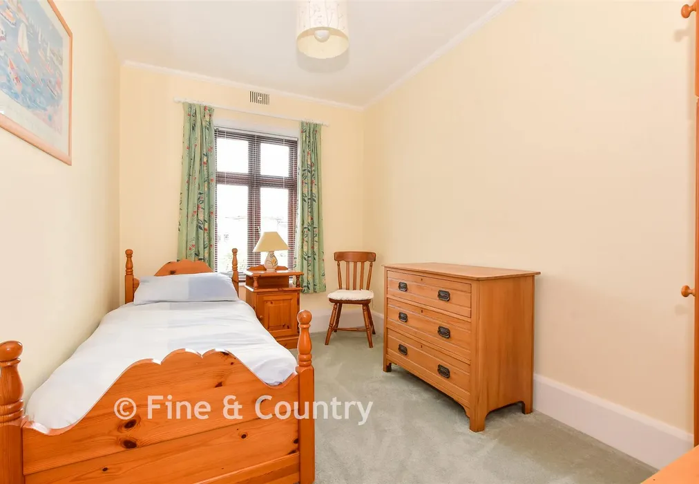 Bedroom 3 - St. Boniface Cliff Road, Shanklin, Isle of Wight - Wards of Kent