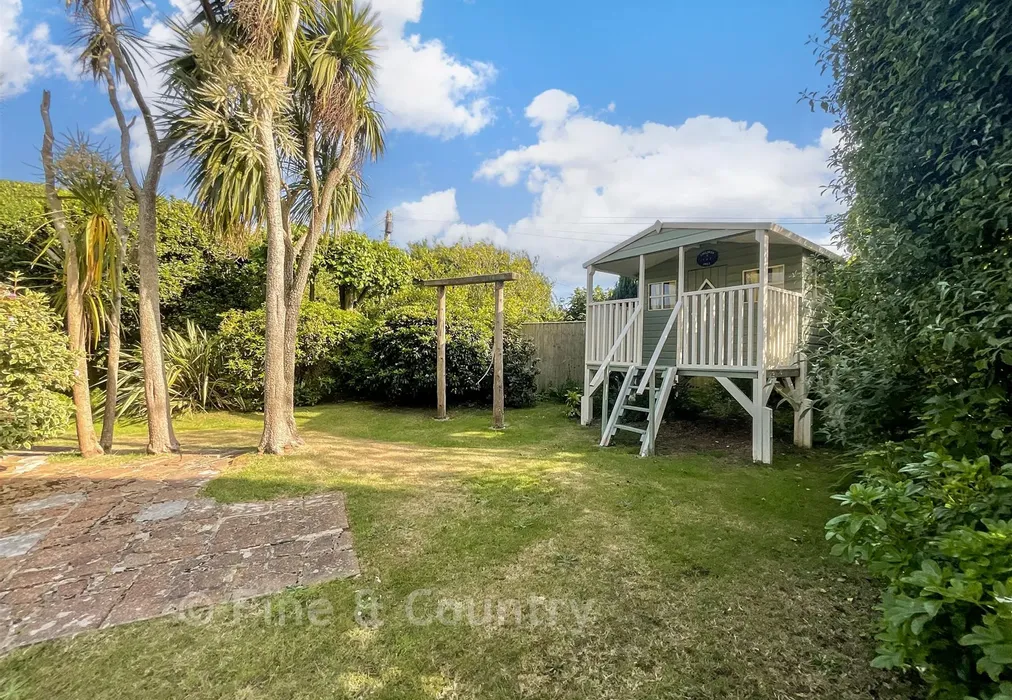 Garden - St. Boniface Cliff Road, Shanklin, Isle of Wight - Wards of Kent