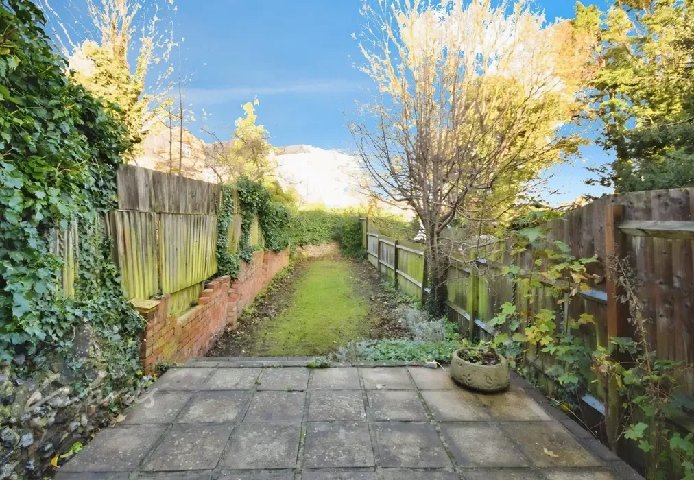 vale 61 garden use - Vale Road Ramsgate CT11 - Wards of Kent