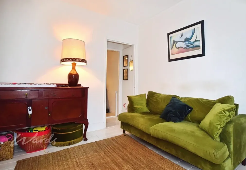 Vale 61 lounge 1 ... - Vale Road Ramsgate CT11 - Wards of Kent