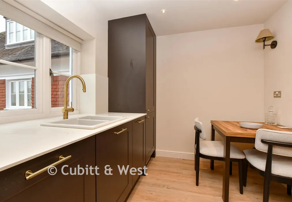 Kitchen - Elizabeth Drive, Banstead, Surrey - Wards of Kent