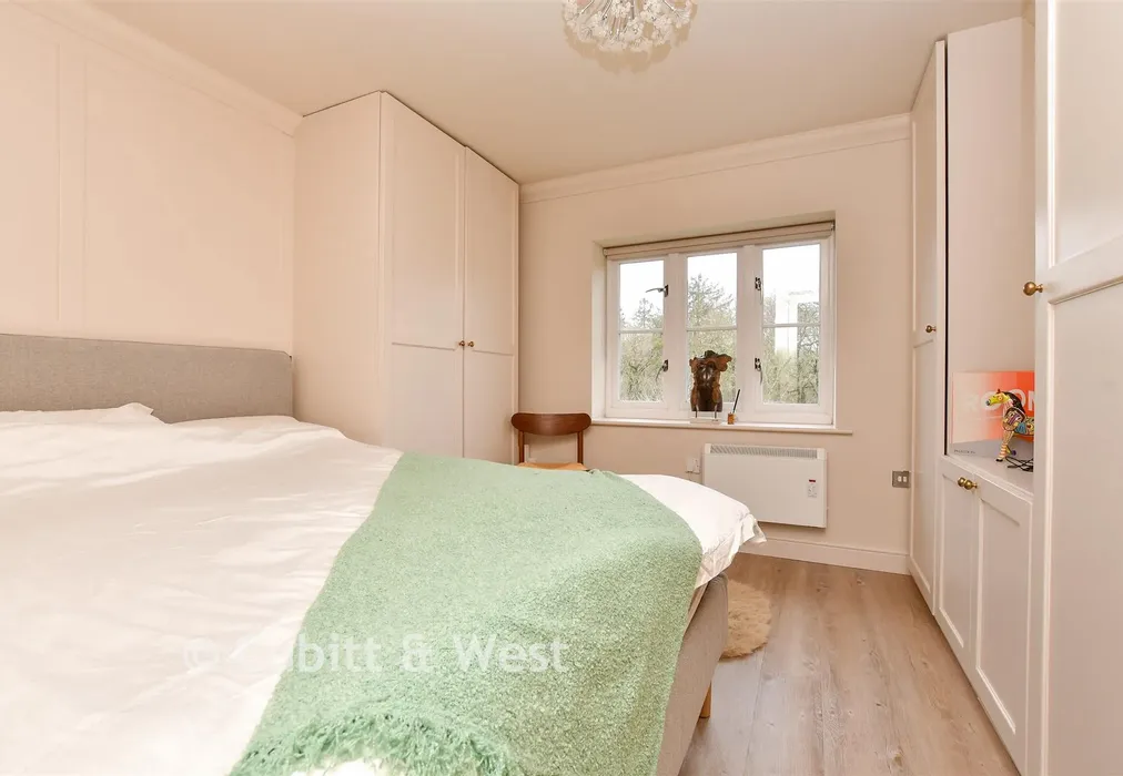 Bedroom 2 - Elizabeth Drive, Banstead, Surrey - Wards of Kent
