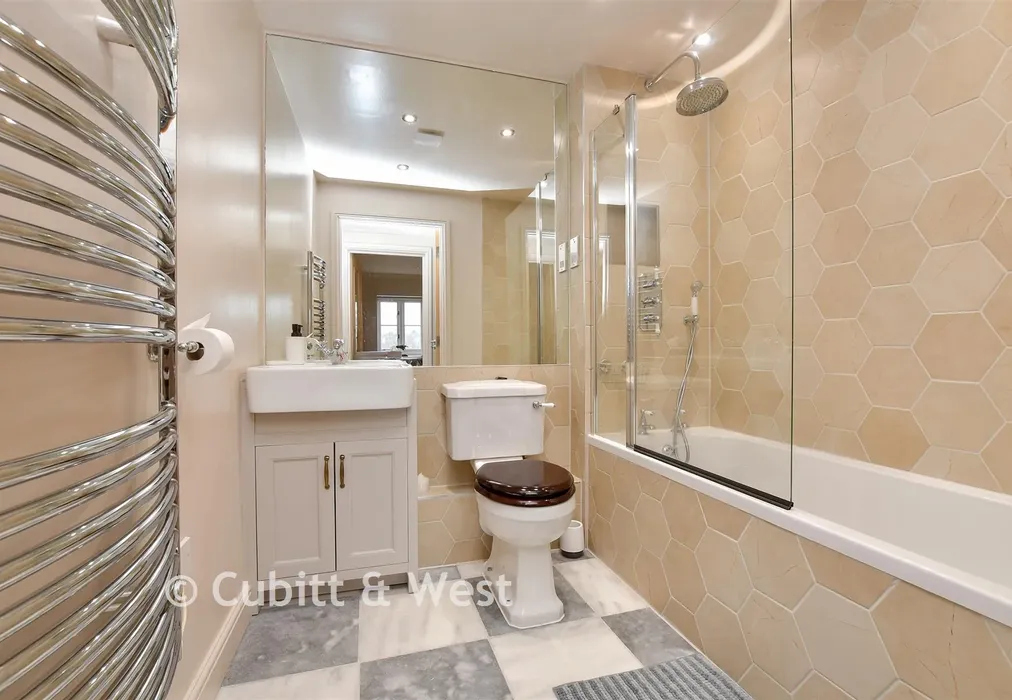 Bathroom - Elizabeth Drive, Banstead, Surrey - Wards of Kent