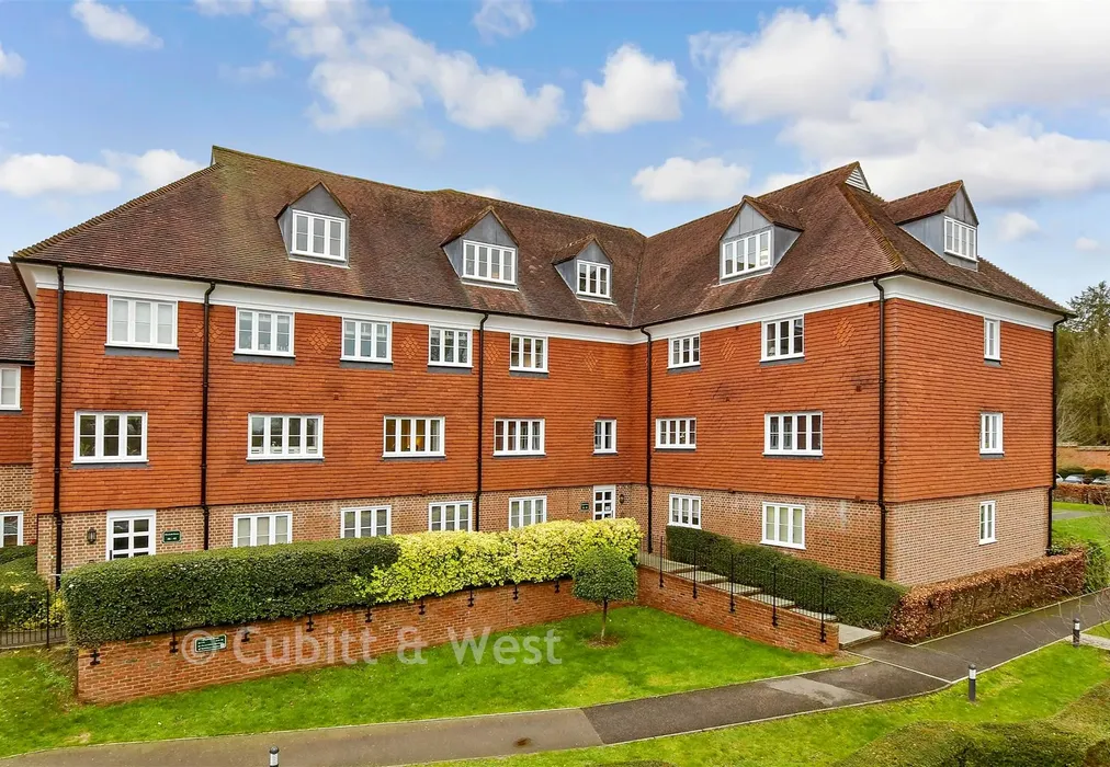 External (Web) - Elizabeth Drive, Banstead, Surrey - Wards of Kent