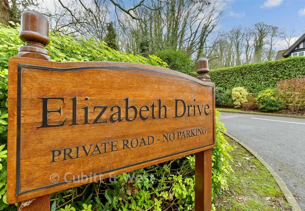 External Feature - Elizabeth Drive, Banstead, Surrey - Wards of Kent