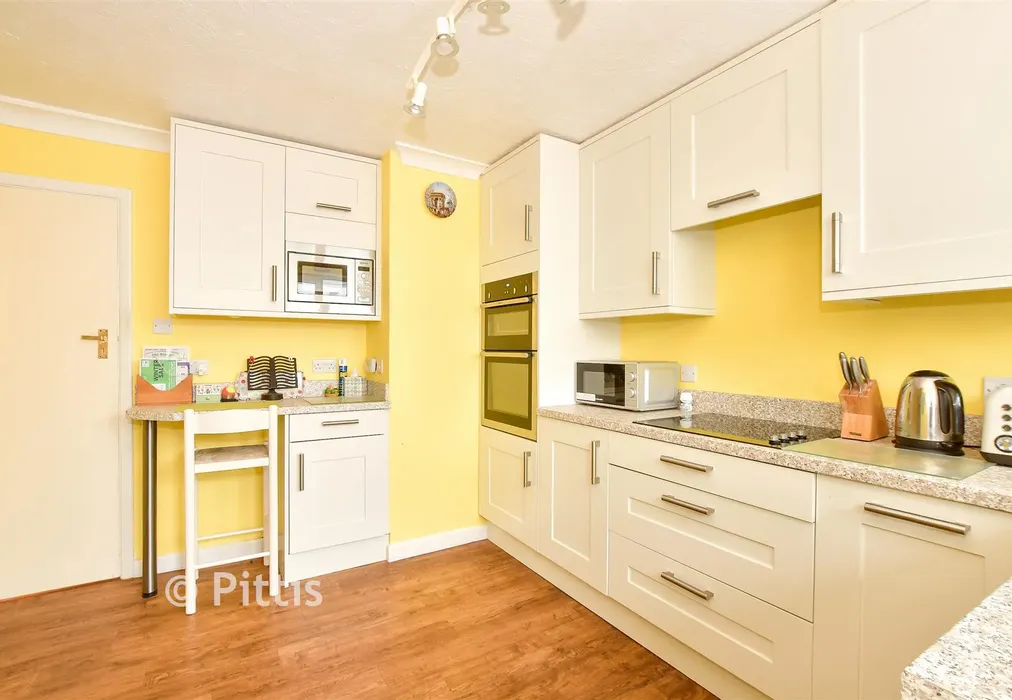 Kitchen - Station Road, Wootton, Isle of Wight - Wards of Kent