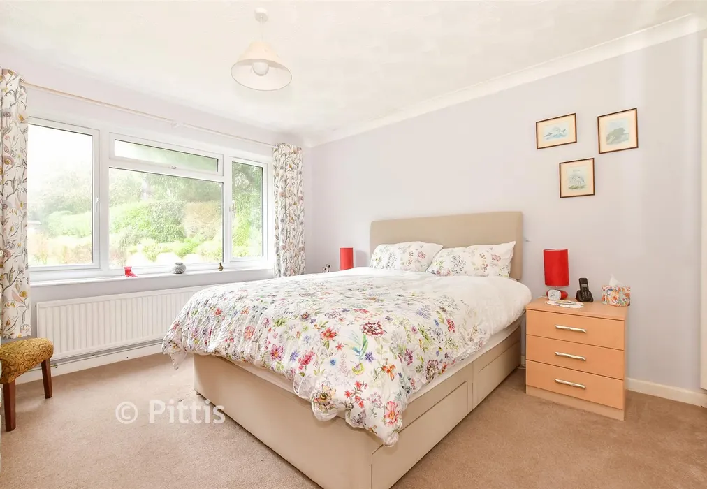 Bedroom 1 - Station Road, Wootton, Isle of Wight - Wards of Kent