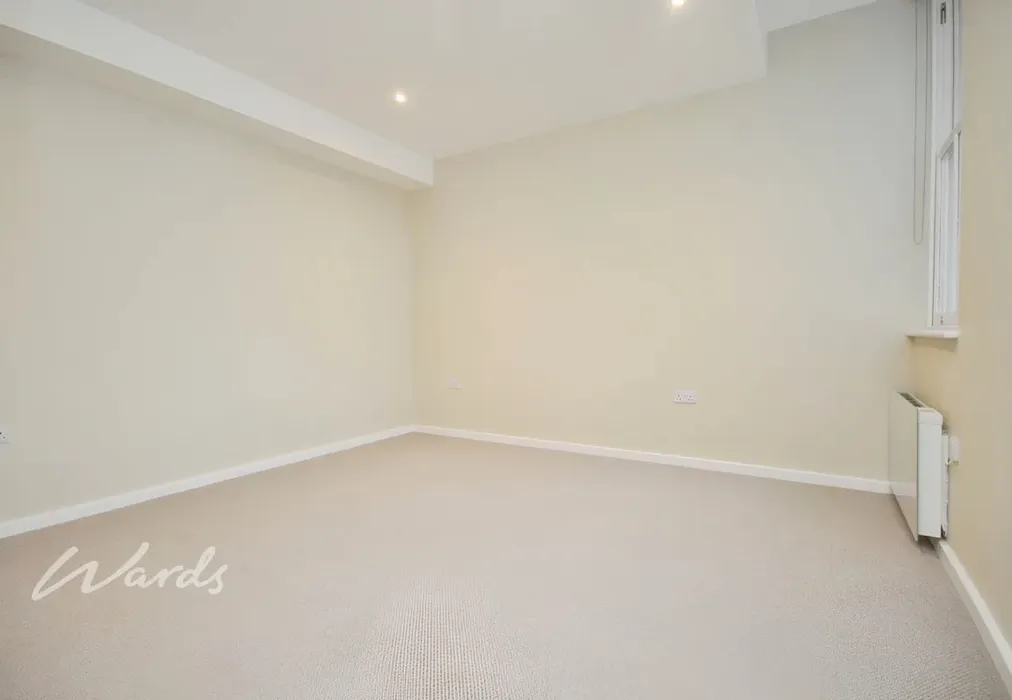 6dc56b53-Bedroom - High Street Dartford DA1 - Wards of Kent