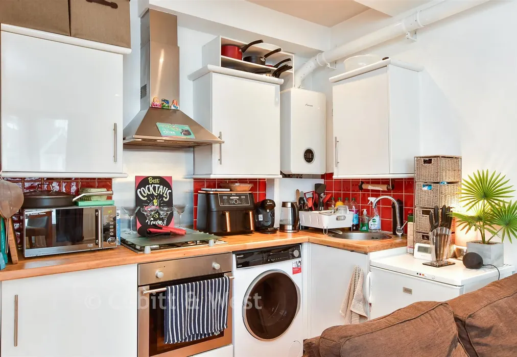 Lounge/ Kitchen - Hythe Road, Brighton, East Sussex - Wards of Kent