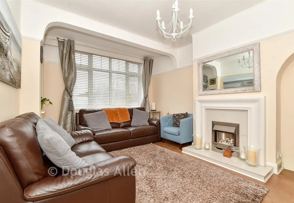 Lounge - Eccleston Crescent, Romford, Essex - Wards of Kent